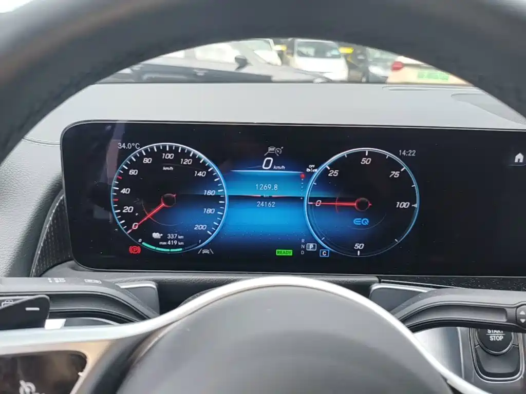 Mercedes-Benz EQB — миниатюра 12