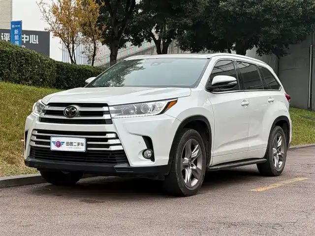 TOYOTA HIGHLANDER