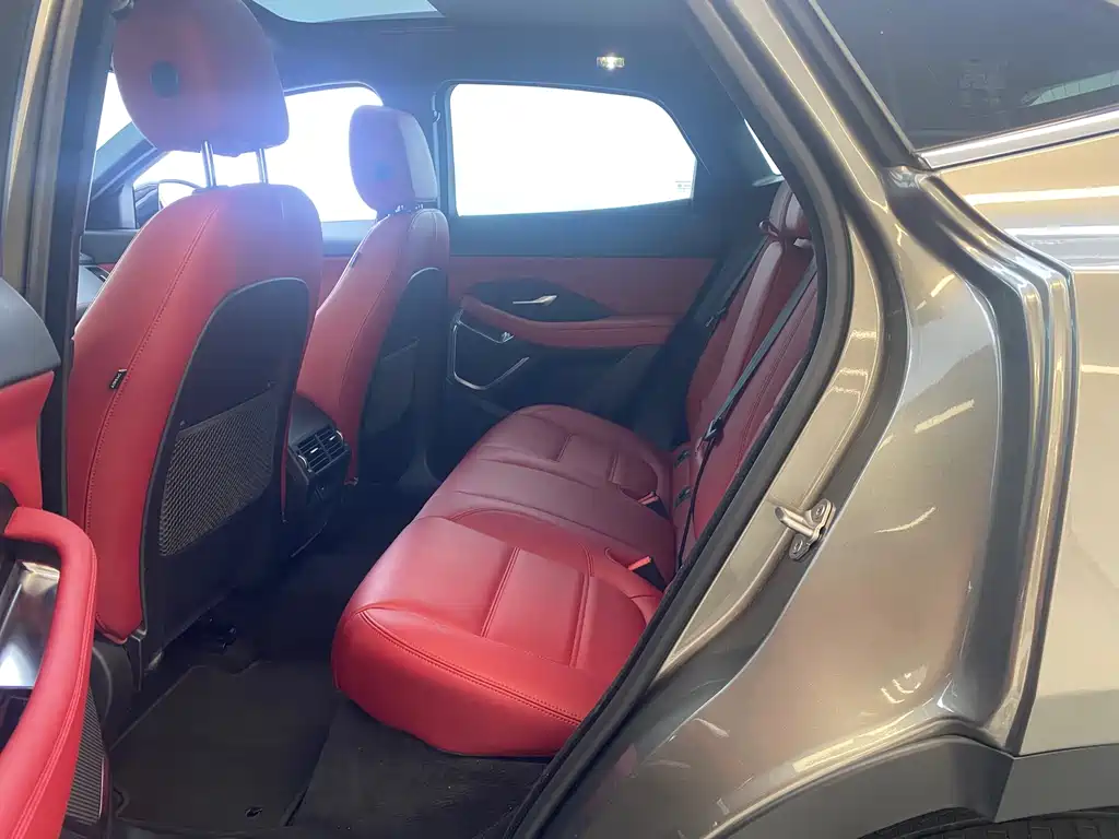 Jaguar E-PACE — миниатюра 7