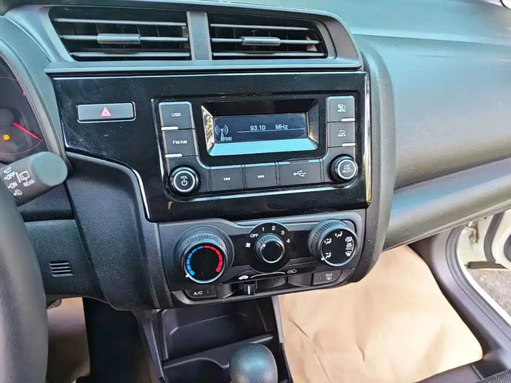 Honda Fit — миниатюра 13