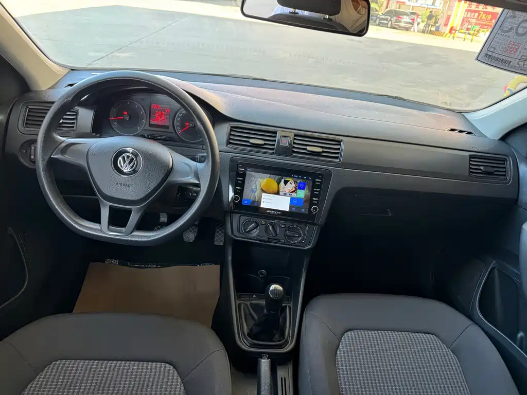 Volkswagen Santana — миниатюра 17