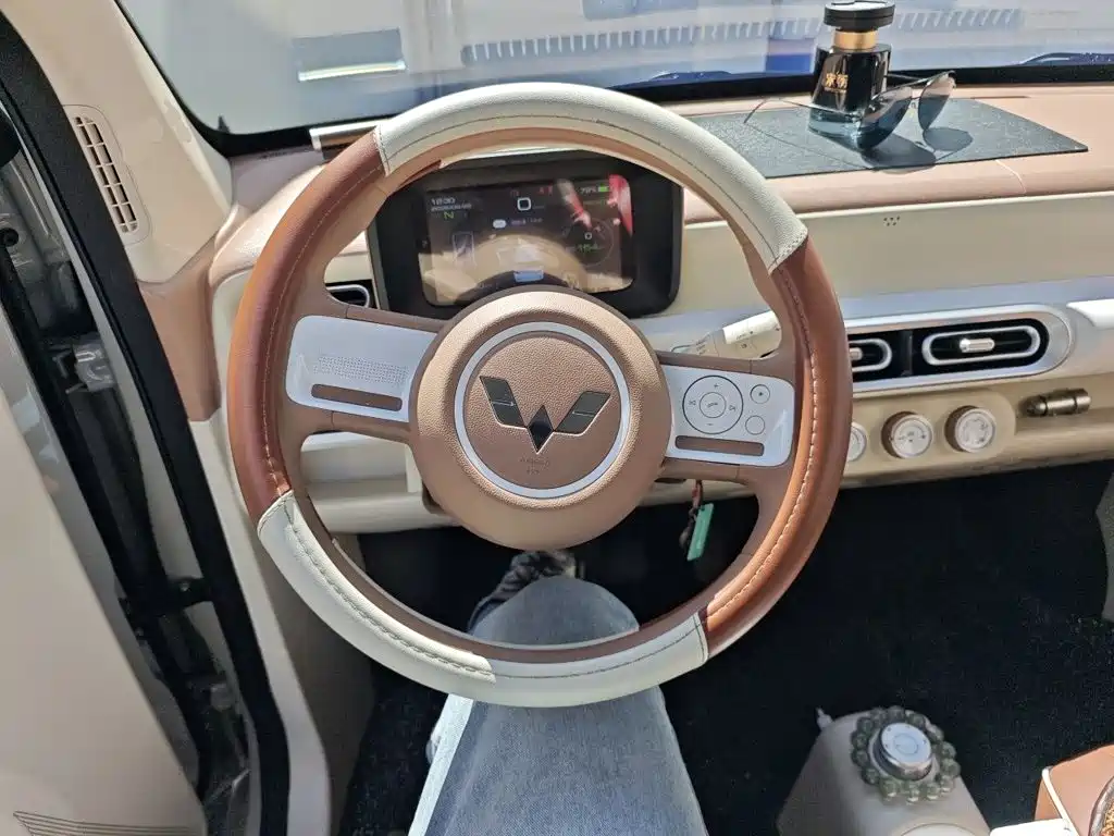Wuling MINIEV — миниатюра 6