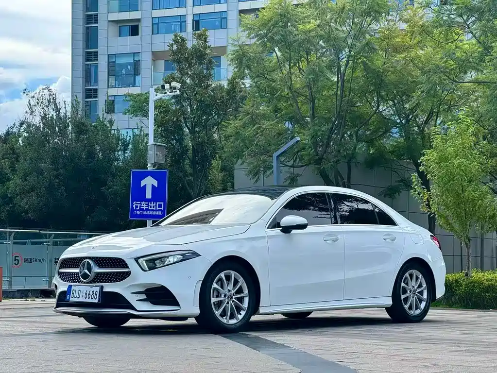Mercedes-Benz A-Class — миниатюра 2