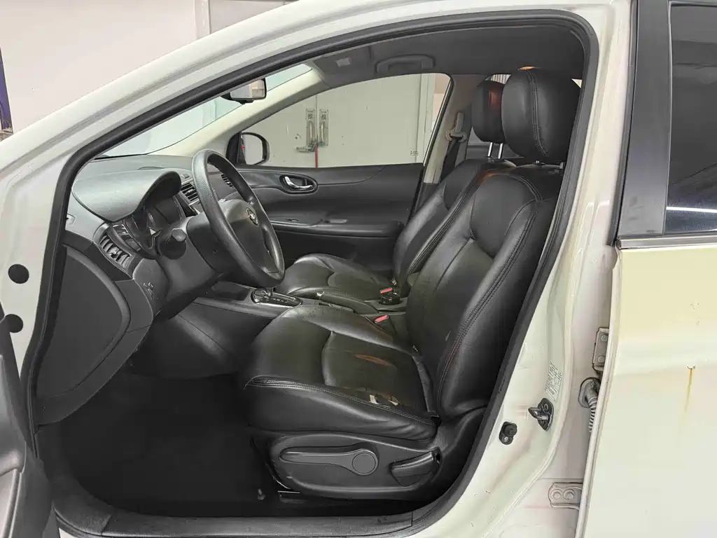Nissan Tiida — миниатюра 4