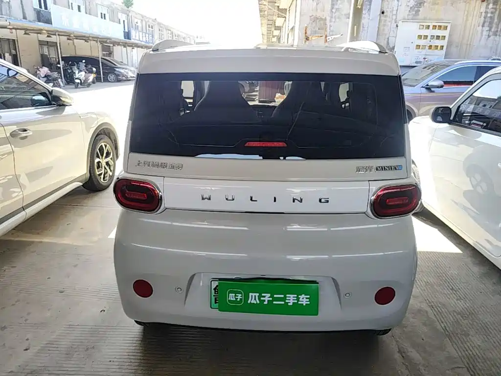 Wuling MINIEV — миниатюра 6