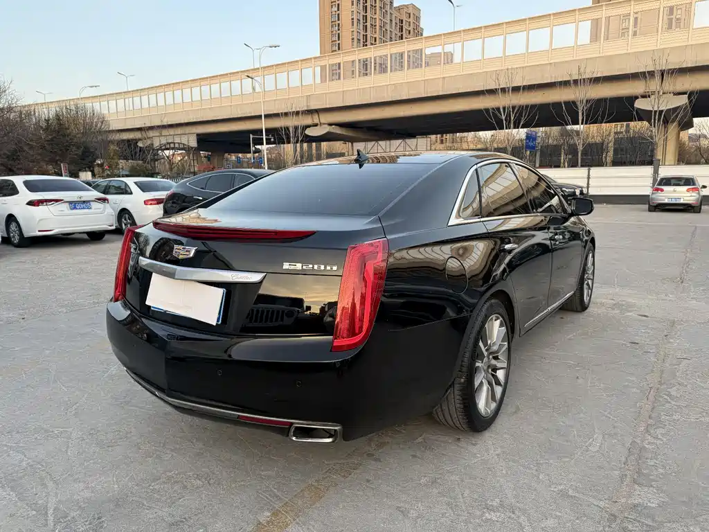 CADILLAC XTS