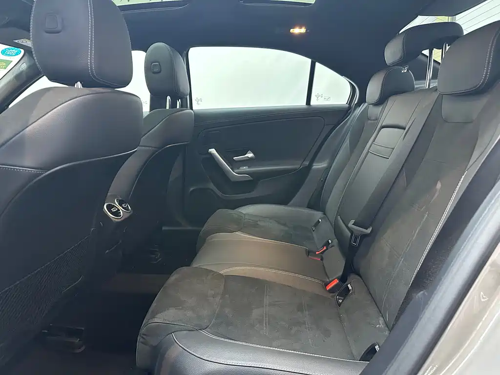 Mercedes-Benz A-Class — миниатюра 11
