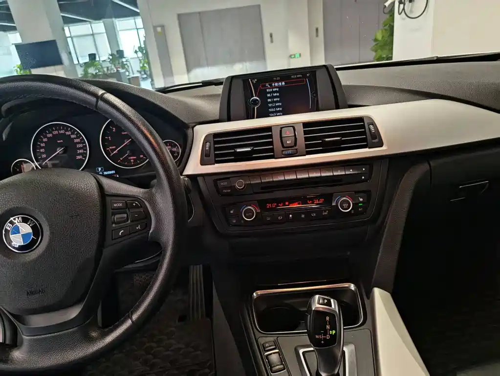 BMW 3 Series — миниатюра 13