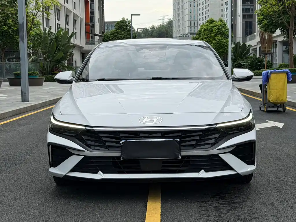 Hyundai Elantra — миниатюра 2