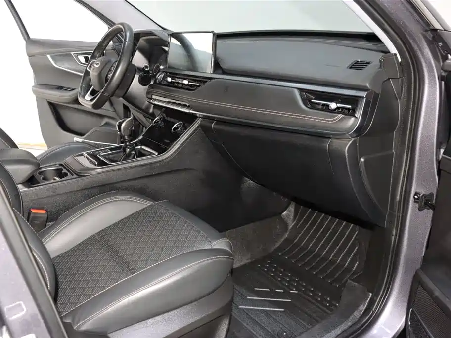Chery Tiggo 8 8 2024 230TCI MT 5 мест