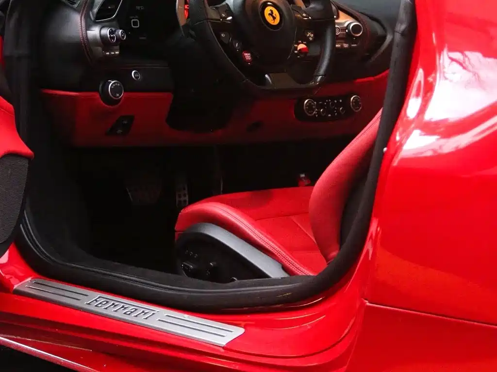 Ferrari 488 — миниатюра 5