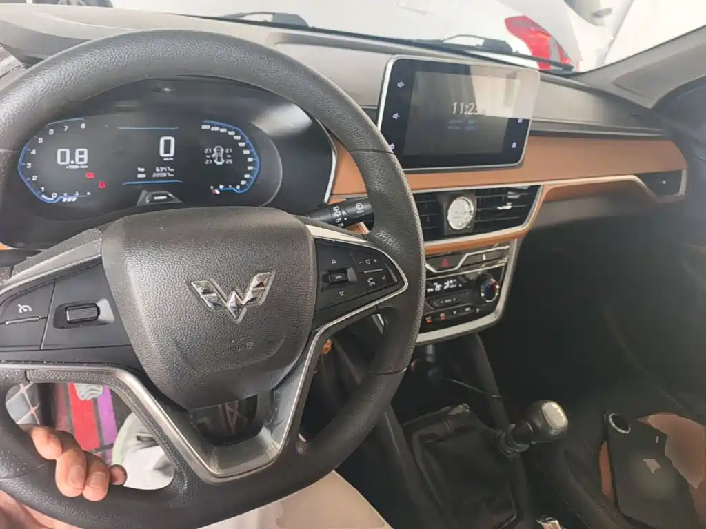 Wuling Hongguang S3 — миниатюра 10