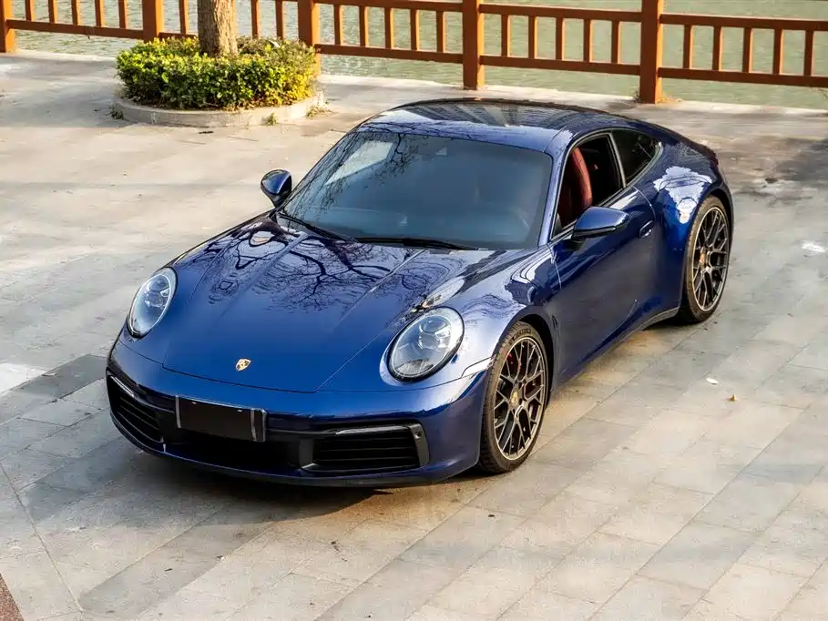 PORSCHE 911