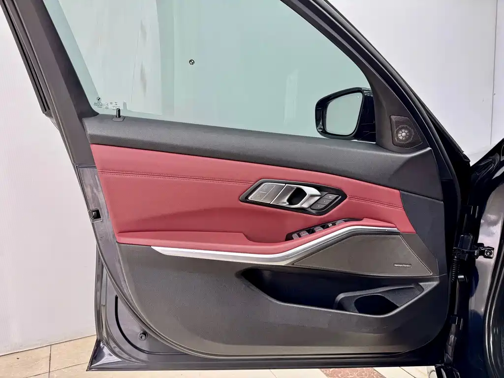 BMW 3 Series — миниатюра 8
