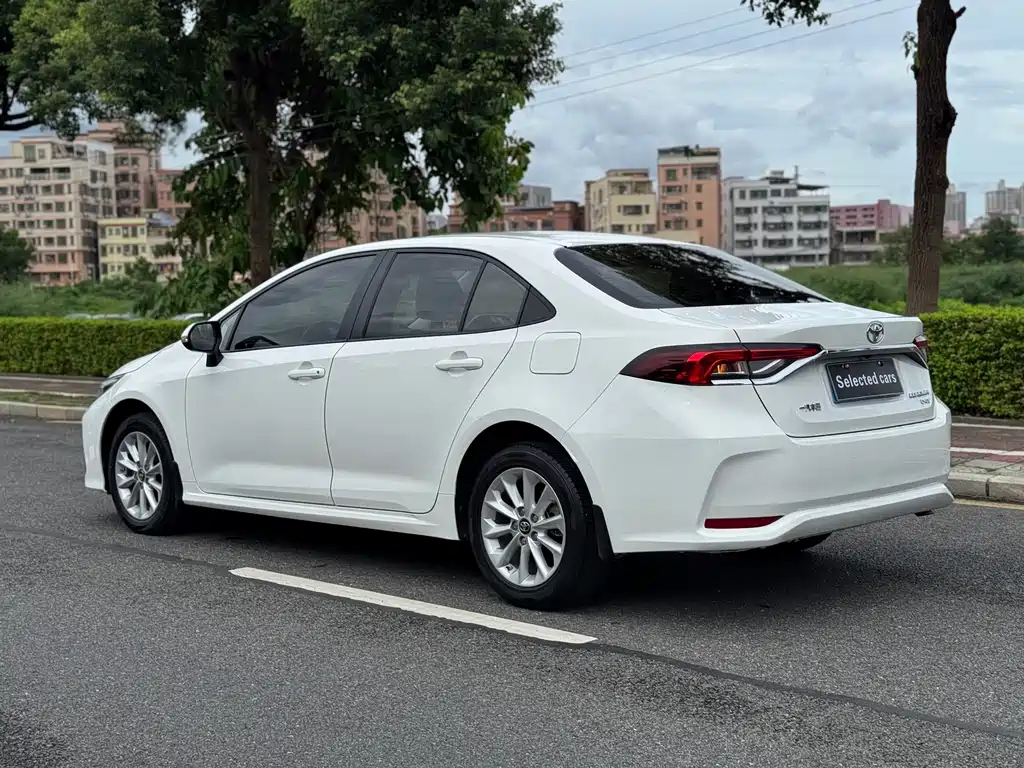 Toyota Corolla — миниатюра 8