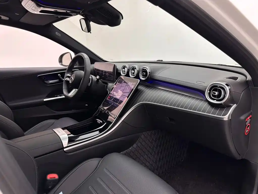 Mercedes-Benz C-Class — миниатюра 11