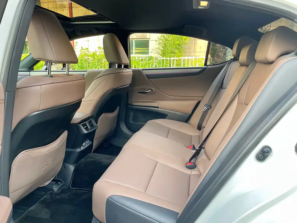 Lexus ES 2025 200 Premium