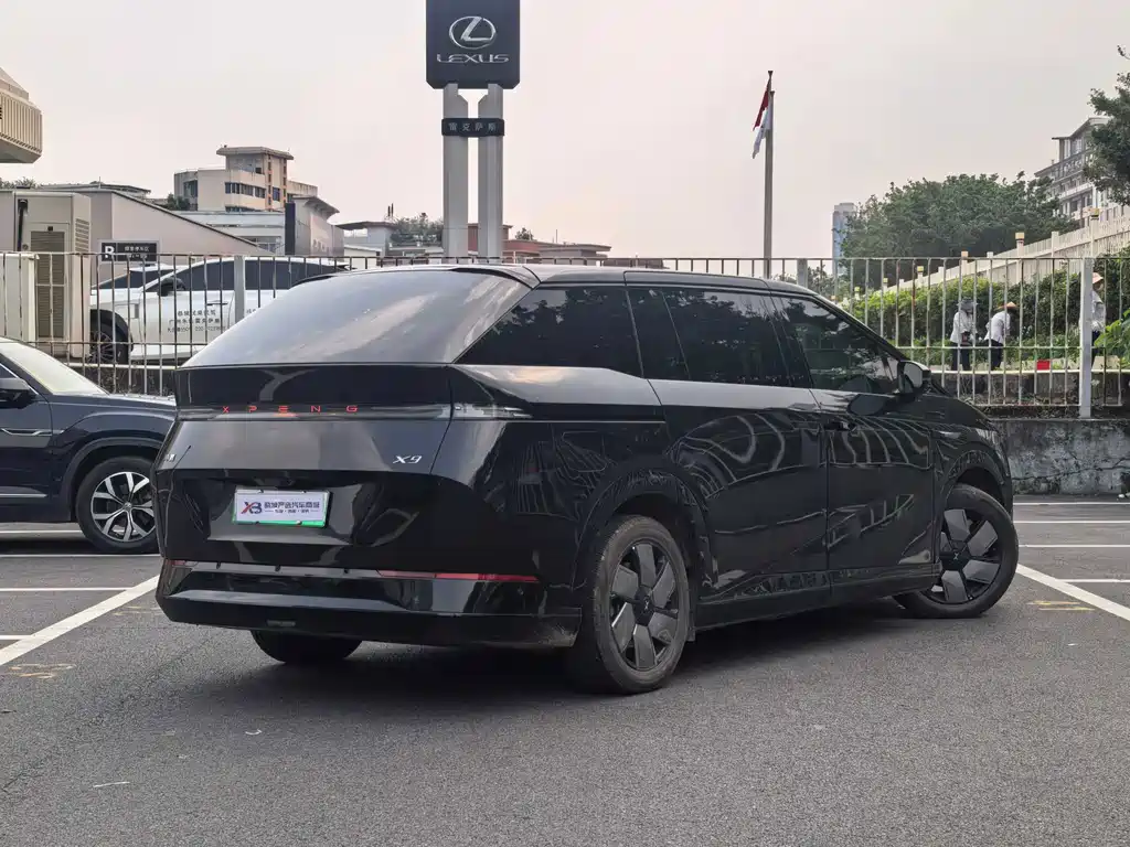XPeng X9 — миниатюра 3