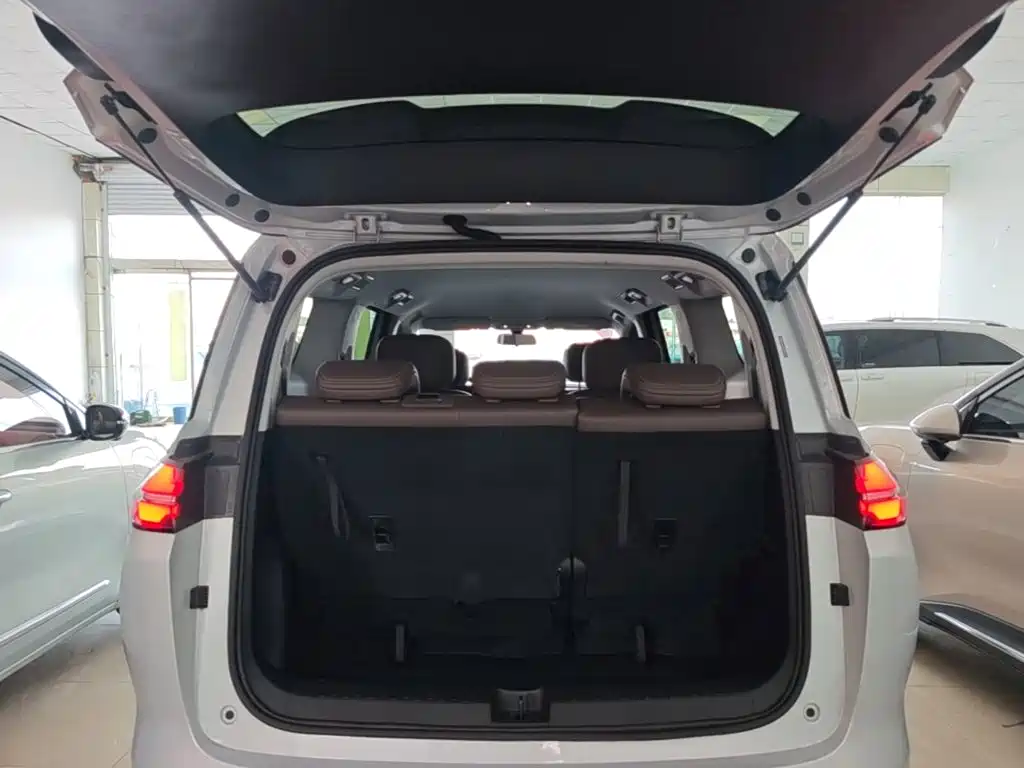 Wuling Xingguang 730 New Energy — миниатюра 19