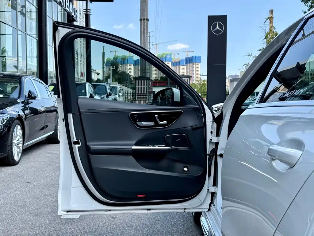 Mercedes-Benz C-Class — миниатюра 15