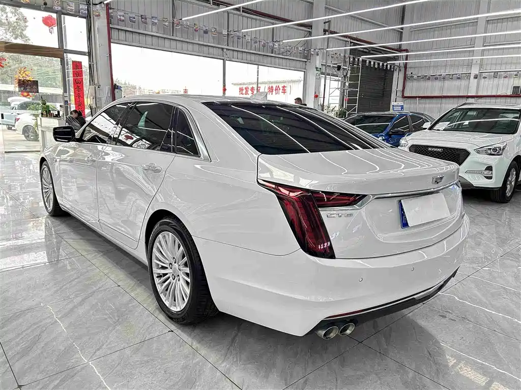 Cadillac CT6 2022 — фото 8