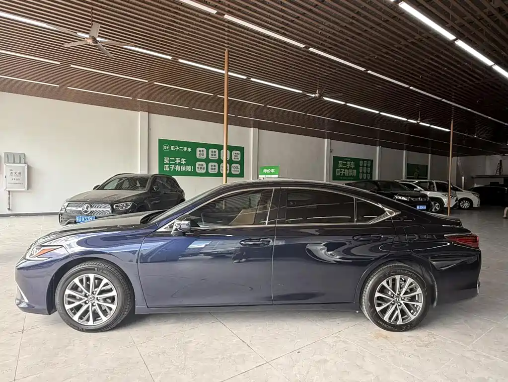 Lexus ES — миниатюра 6