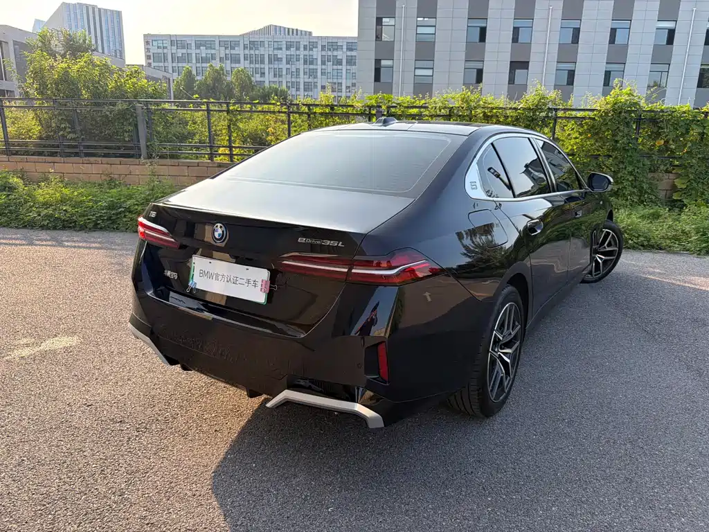 BMW i5 — миниатюра 7