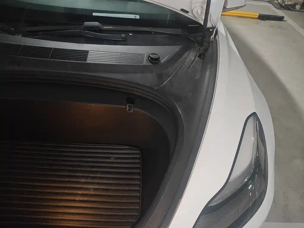 Tesla Model 3 — миниатюра 21