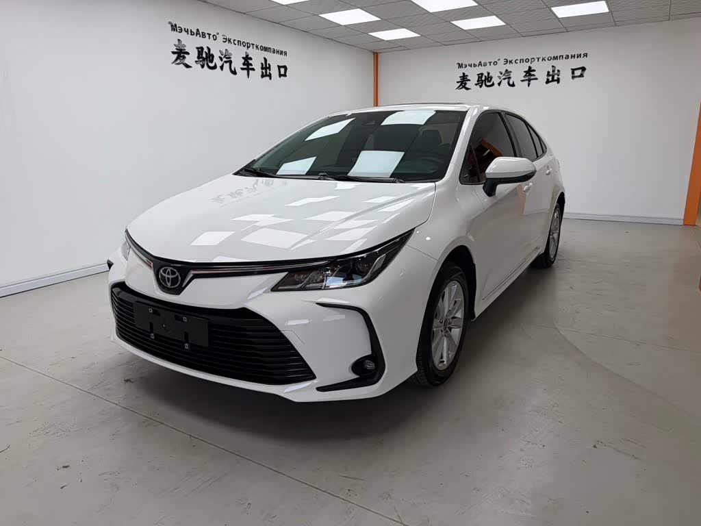 Toyota Corolla 1.2 л 2023 г. Белый, пробег 33000 км
