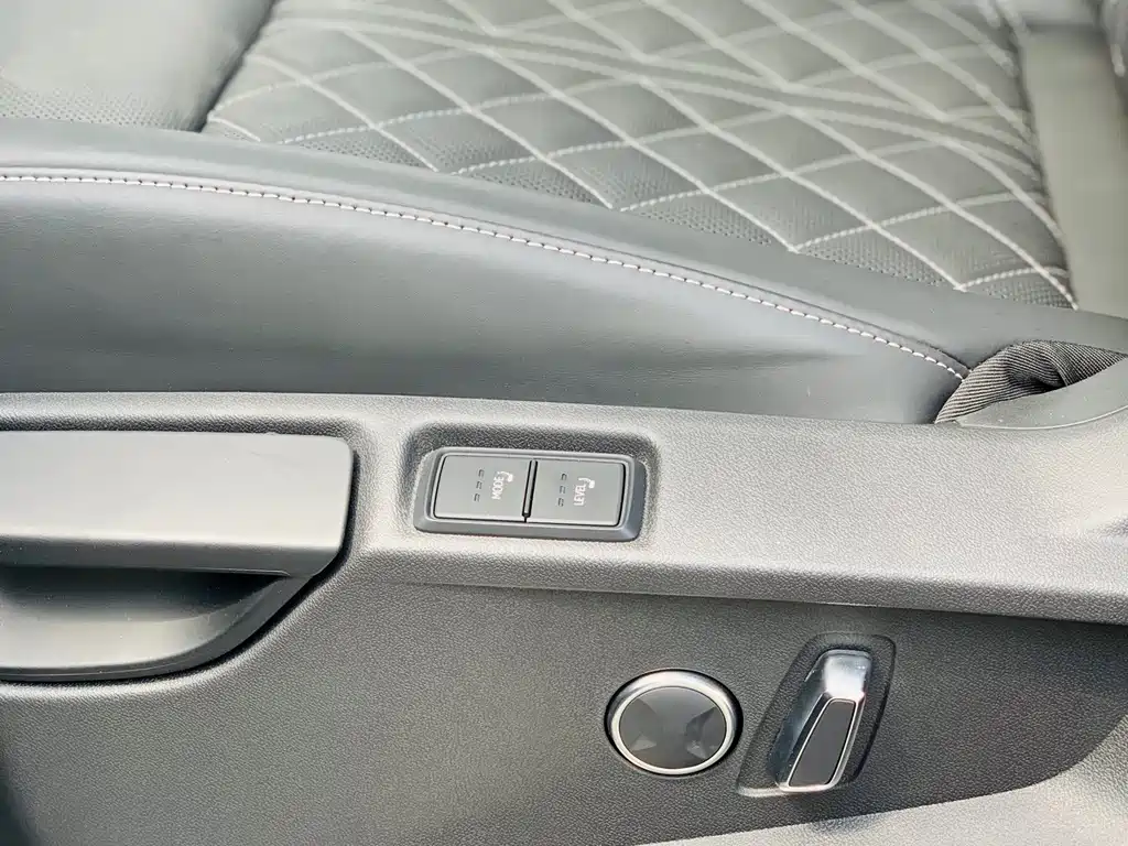 Audi Q6 — миниатюра 16