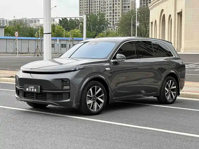 2023 Li Xiang L8