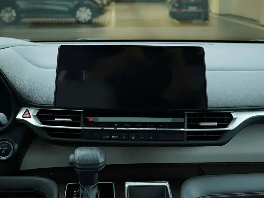 Toyota Sienna — миниатюра 18