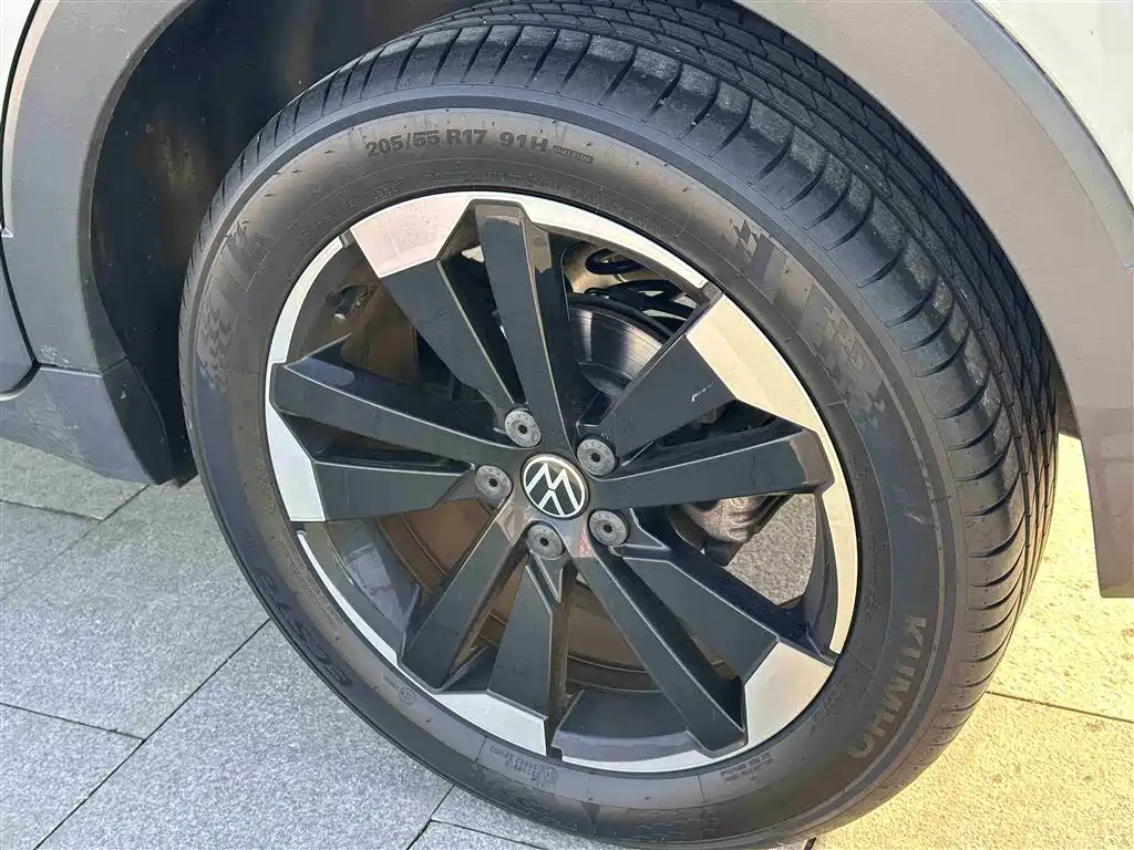 VOLKSWAGEN EXPLORING THE SHADOW