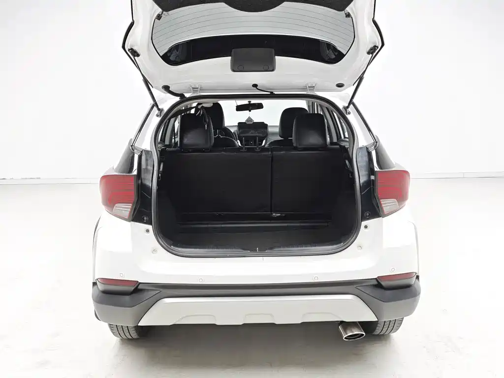 Toyota Yaris L — миниатюра 10