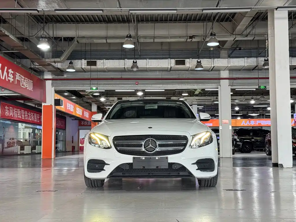 Mercedes-Benz E-Class — миниатюра 2