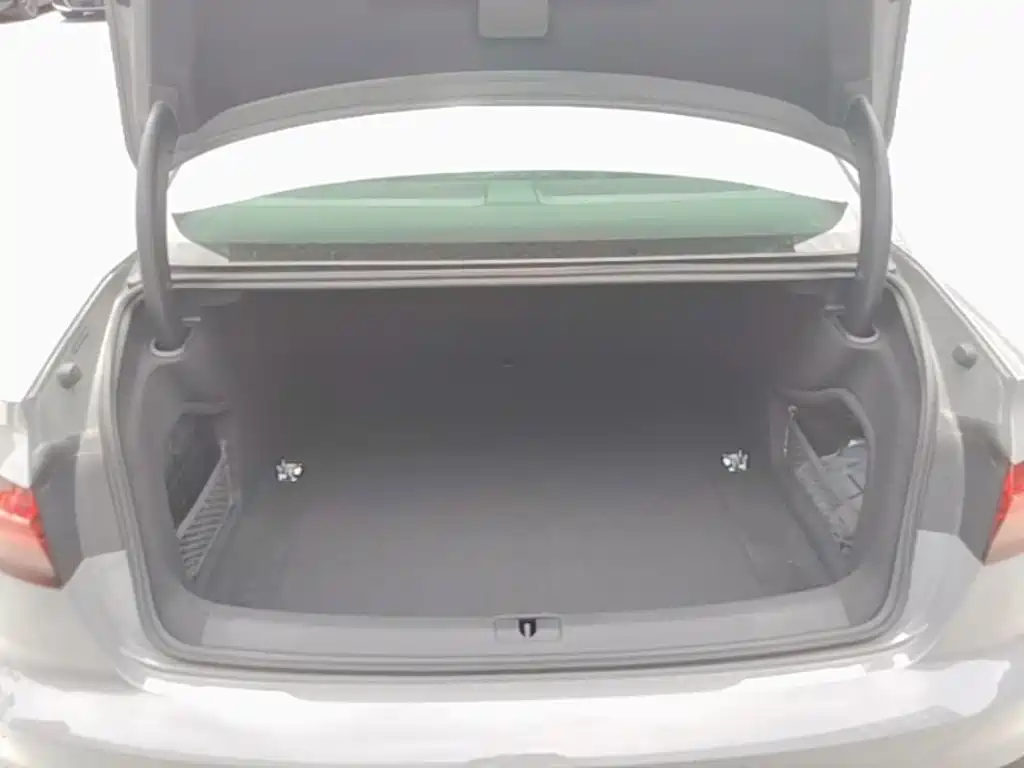 Audi A4L — миниатюра 19