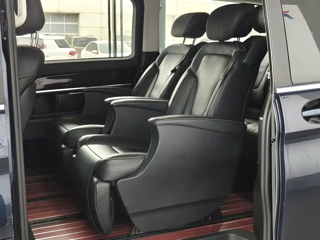 Mercedes-Benz V-Class — миниатюра 7