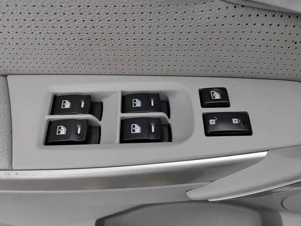 Luxgen Big 7 MPV — миниатюра 9