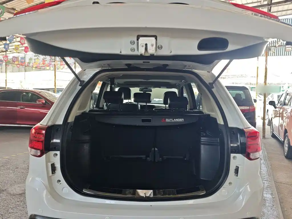 Mitsubishi Outlander — миниатюра 19