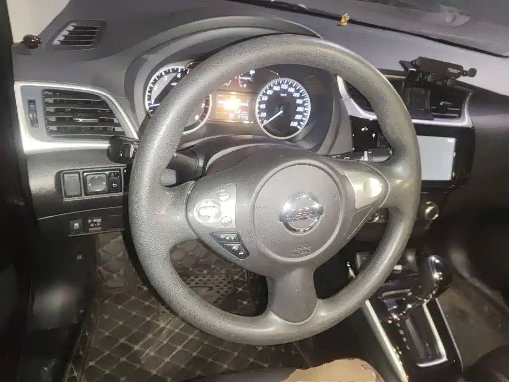 Nissan Sylphy — миниатюра 6