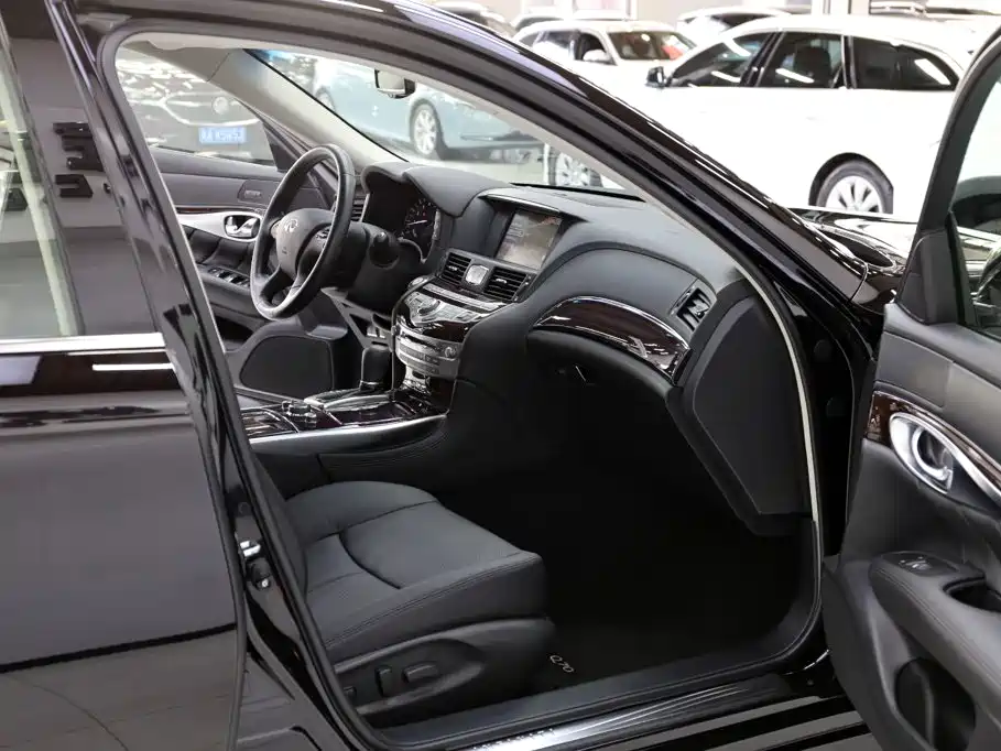 Infiniti Q70 — миниатюра 19