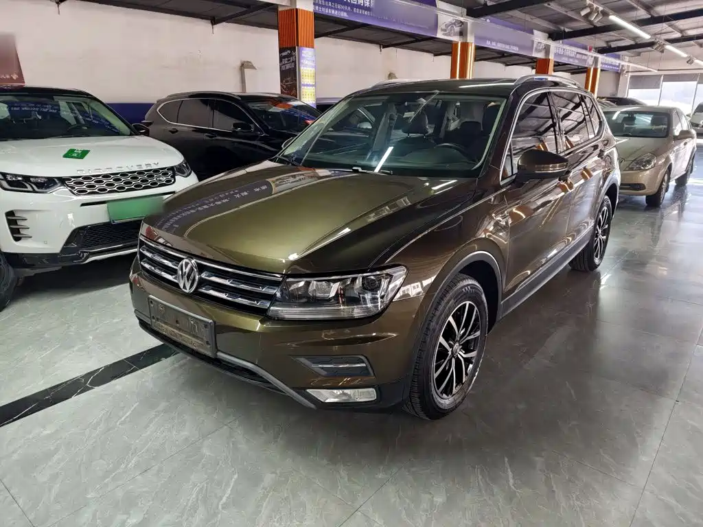 Volkswagen Tiguan L — миниатюра 2