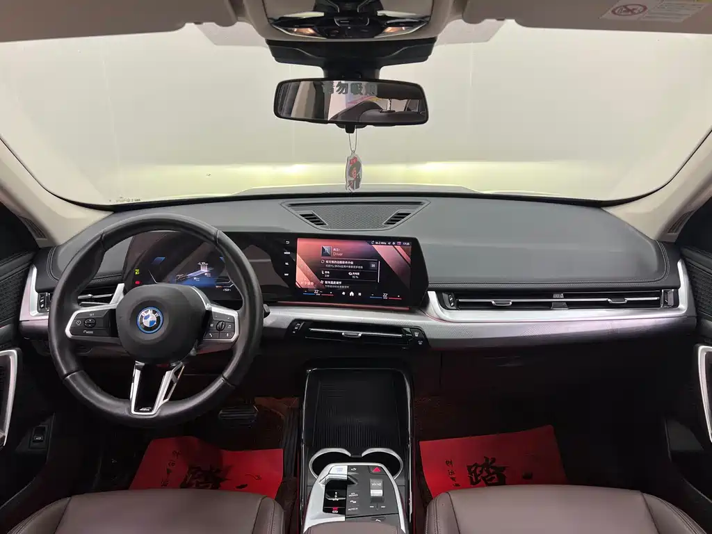 BMW iX1 — миниатюра 20