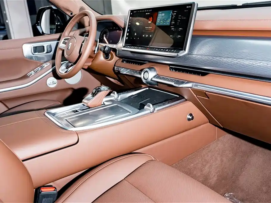 TANK TANK 700 NEW ENERGY