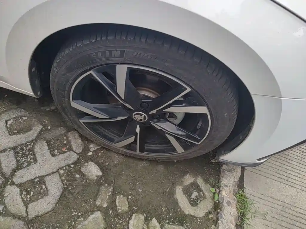 Skoda Octavia — миниатюра 12