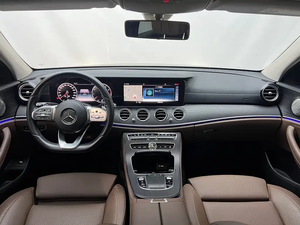 Mercedes-Benz E-Class — миниатюра 13