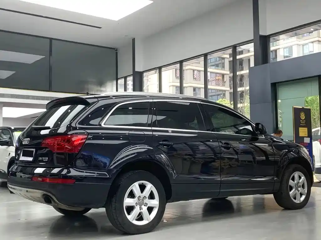 Audi Q7 — миниатюра 5