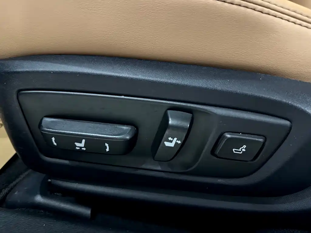 Lexus GS — миниатюра 12