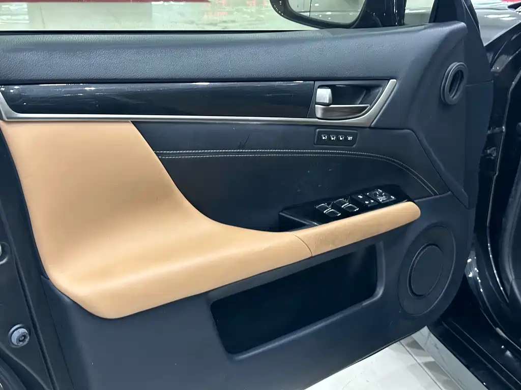 Lexus GS — миниатюра 27