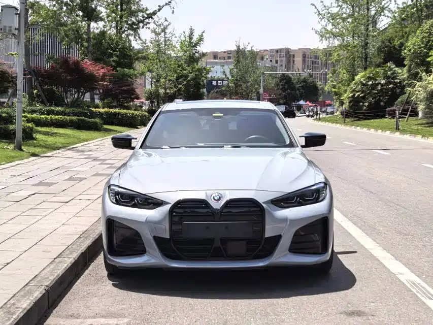 BMW i4 2023 eDrive35